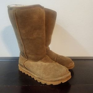 BEARPAW fuzzy boots